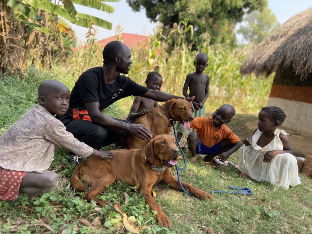 Lichtstrahl uganda therapiehunde team